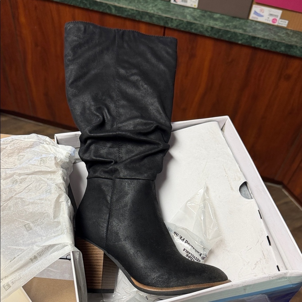 White Mountain Black Slouchy Mid-Calf Heeled Boots - Picture 3 of 4